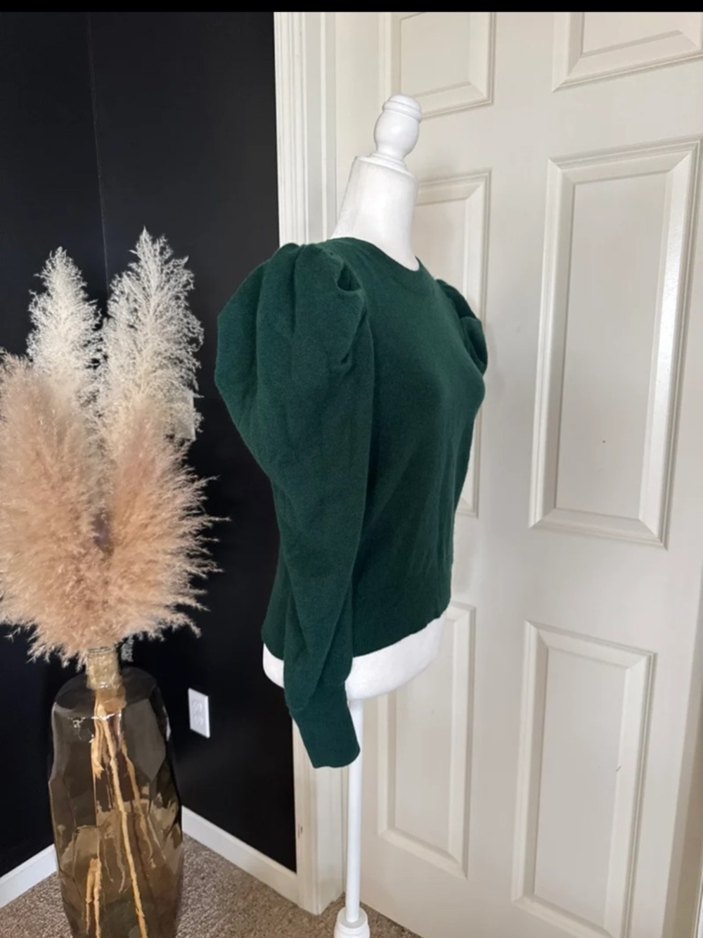 AQUA Cashmere Forest Green Puff Sleeve Sweater Size XS
100% Cashmere - Picture 9 of 12